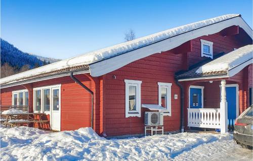 Cozy Home In Sysslebck With Kitchen