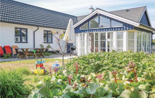 Cozy Home In Ystad With Kitchen